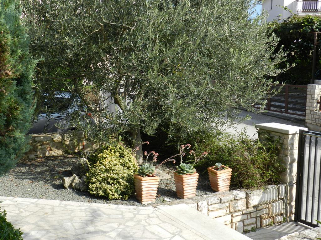 Apartments Lodra Pula Exterior foto